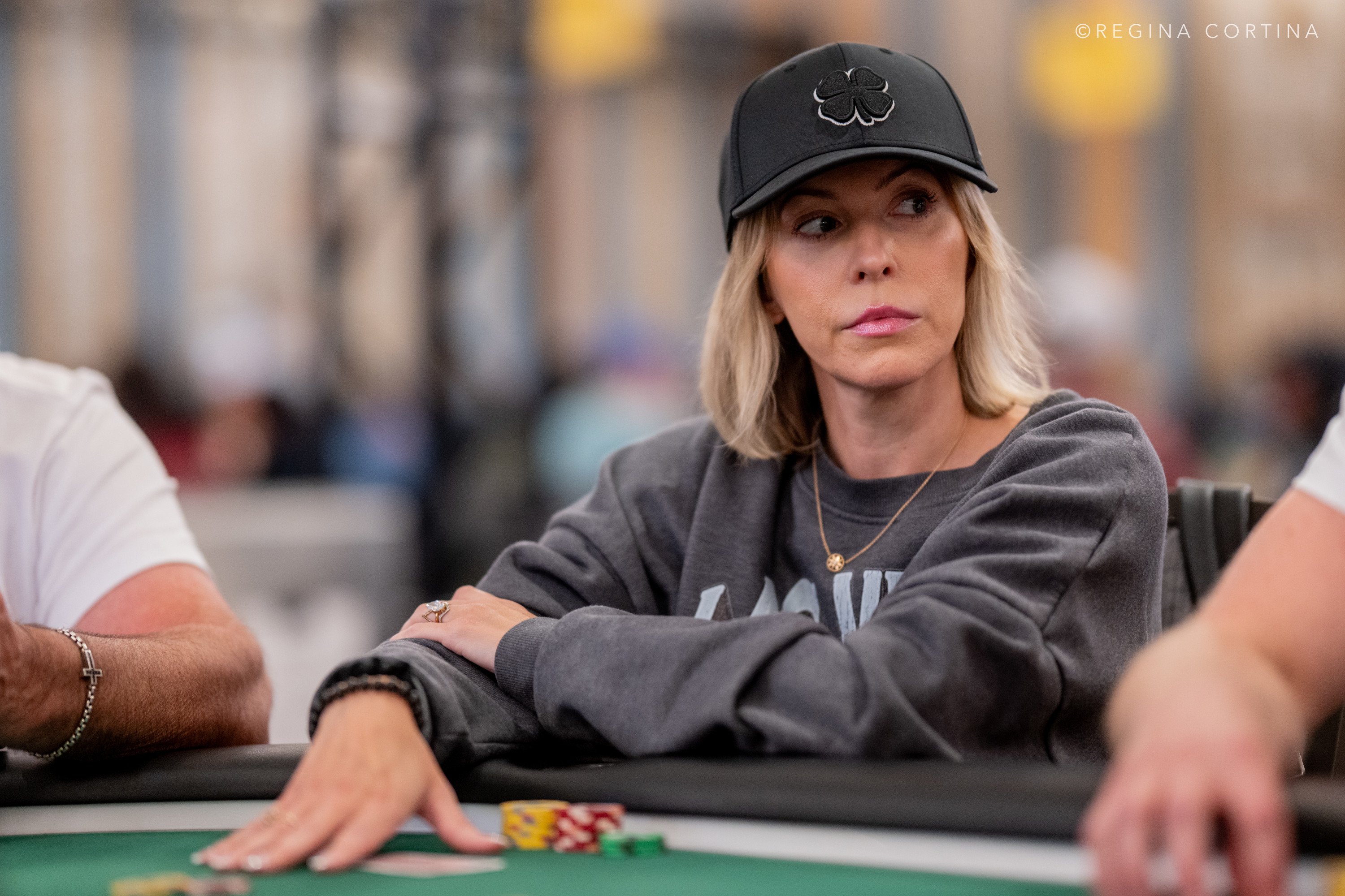WSOP 主赛事惊天冷手：Set vs Set vs Aces 的三重对决 - AG真人视讯 - AG真人